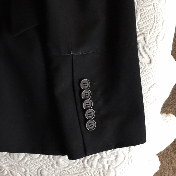 Black tailored blazer... - Picture 4 of 4